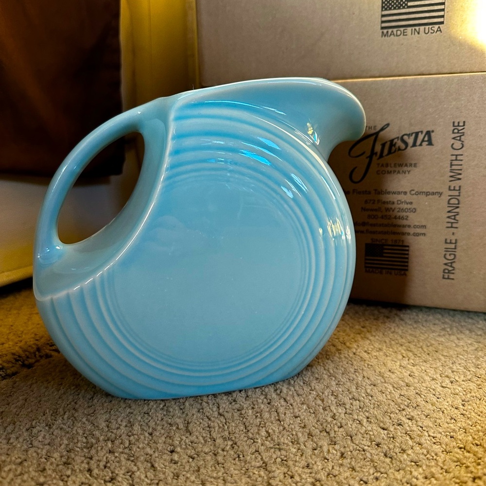 Fiestaware 67oz Large Disk Pitcher in Sky Blue!